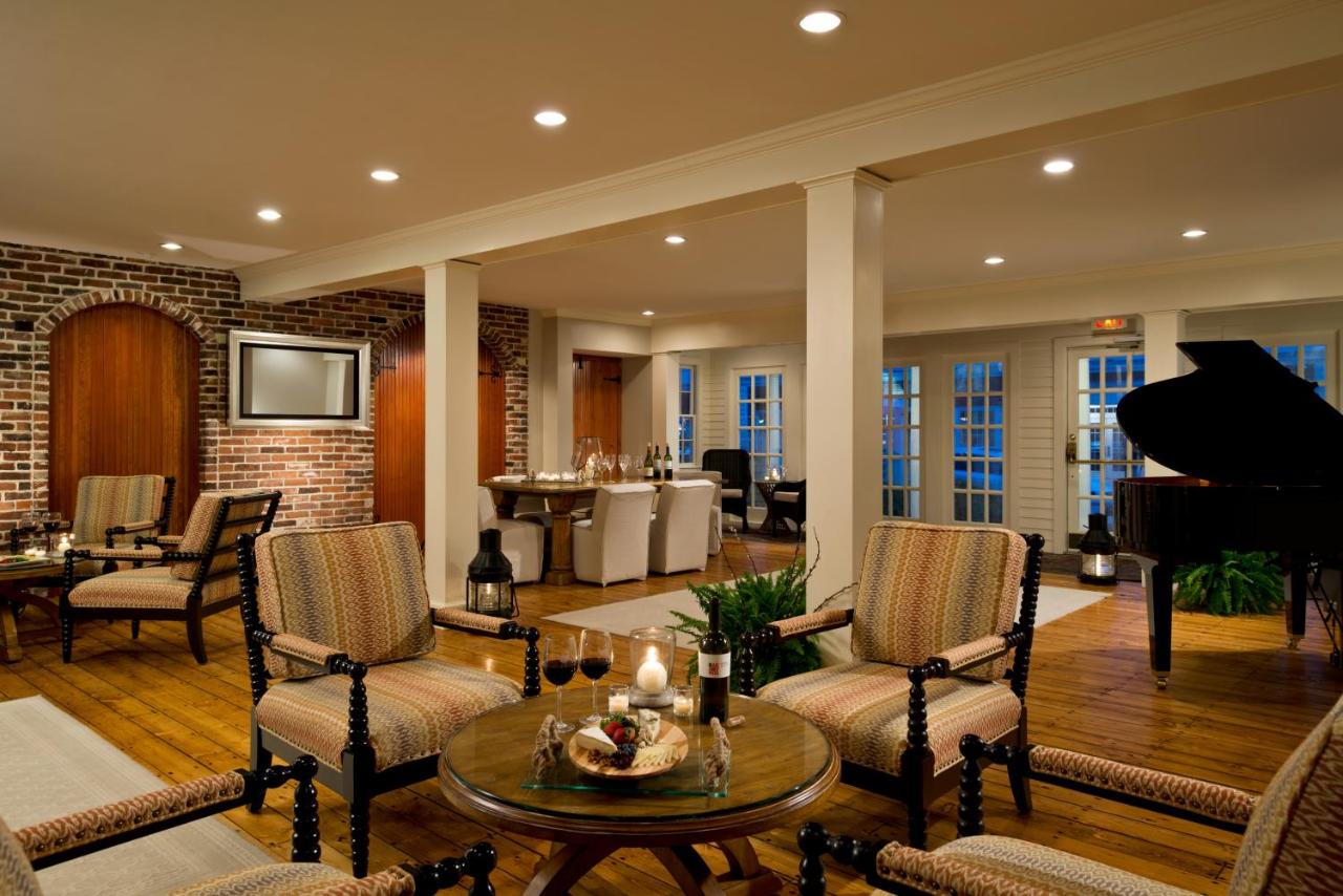 | Chatham Wayside Inn