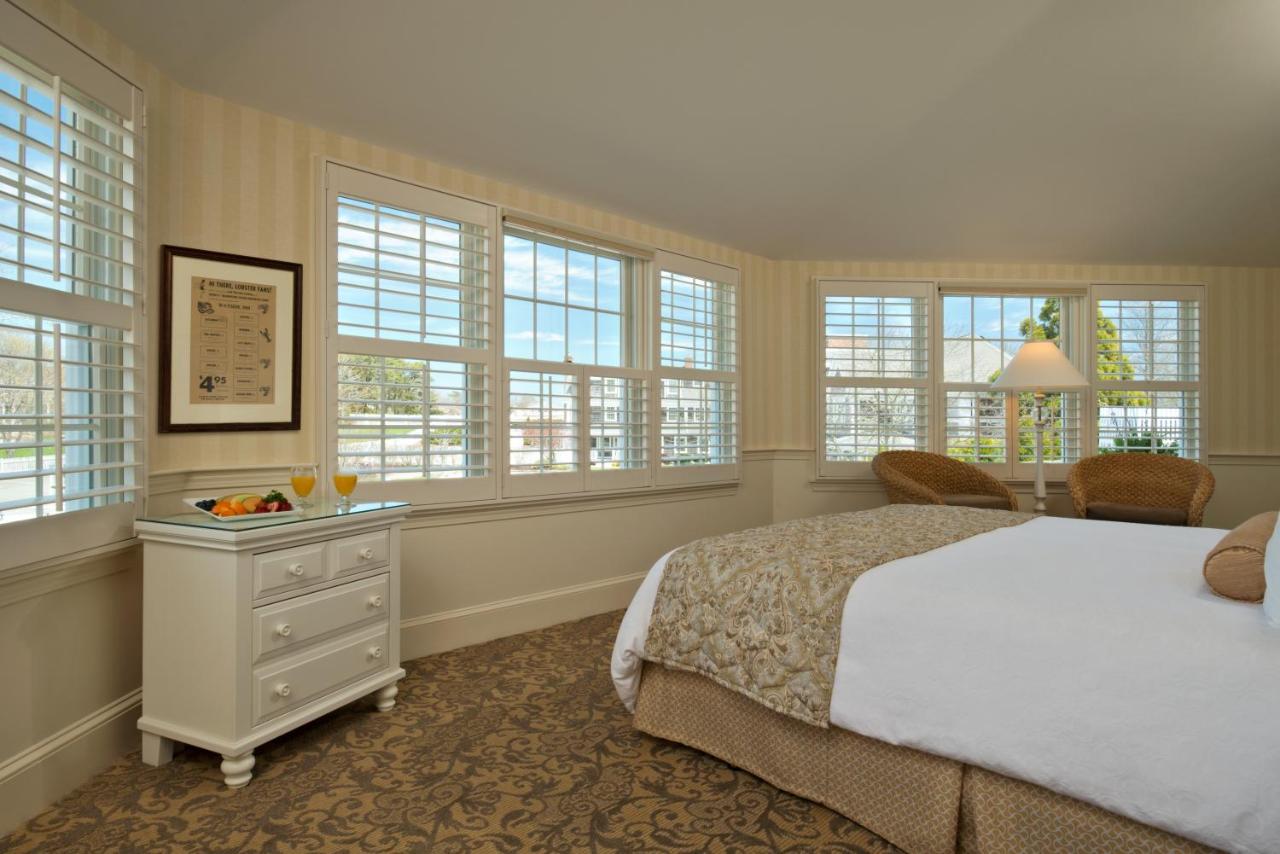 | Chatham Wayside Inn