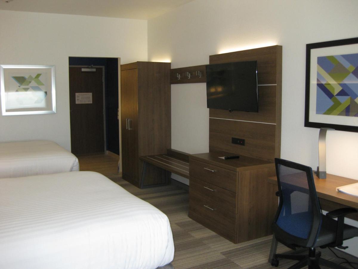  | Holiday Inn Express & Suites Houston NW - Cypress Grand Pky