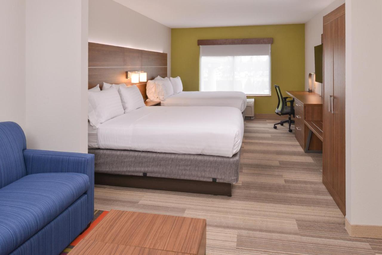 | Holiday Inn Express Mineral Wells, an IHG Hotel