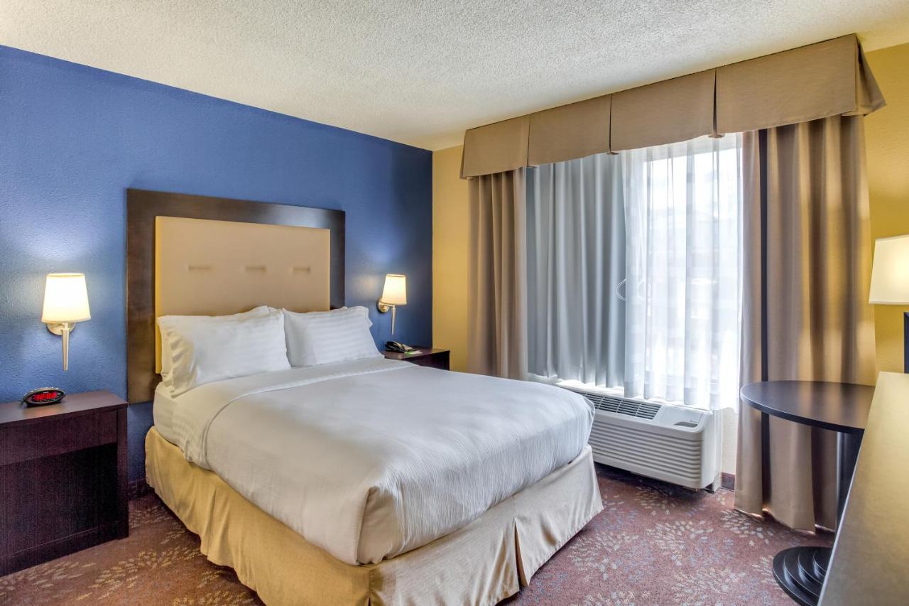 | Holiday Inn Indianapolis North-Carmel, an IHG Hotel