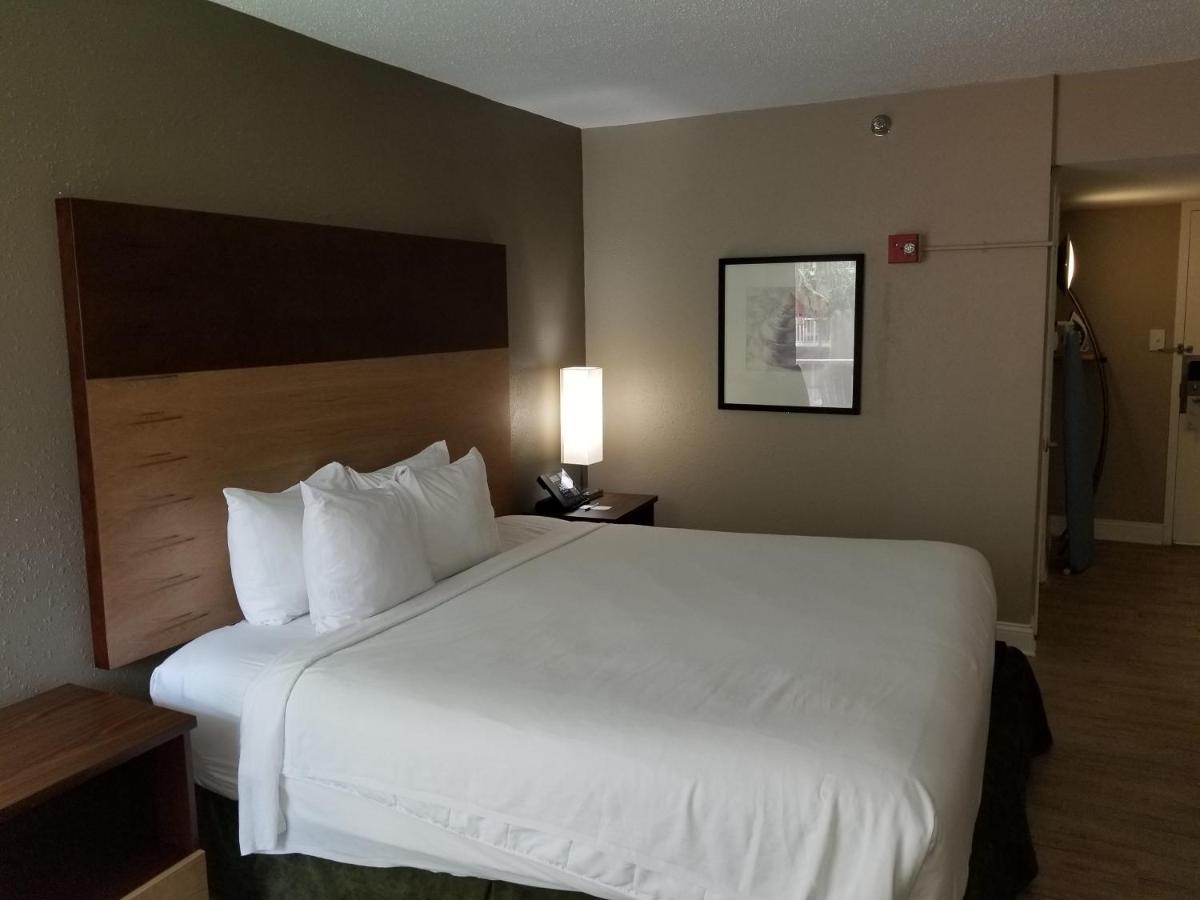 Standard King Room at Stayable Select Gainesville
