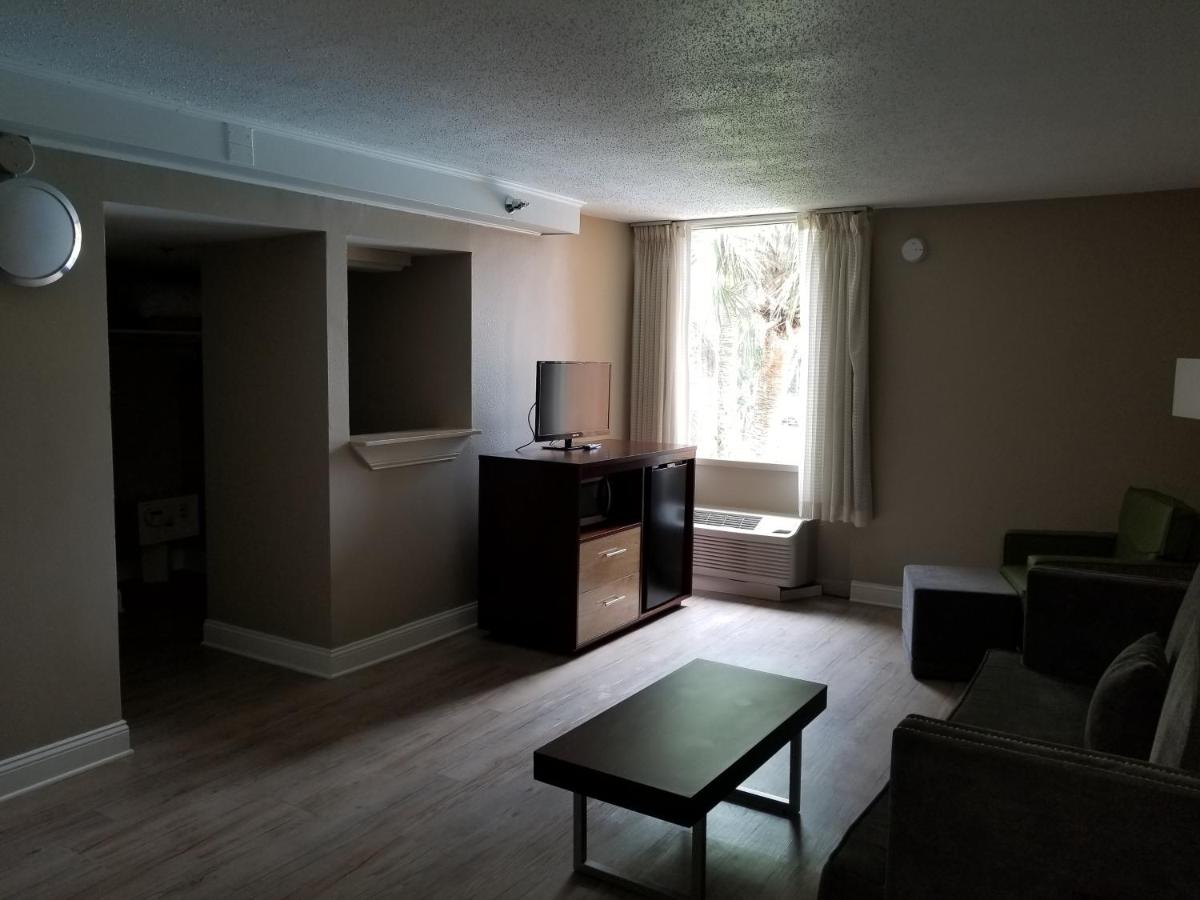 King Suite with Sofa Bed at Stayable Select Gainesville
