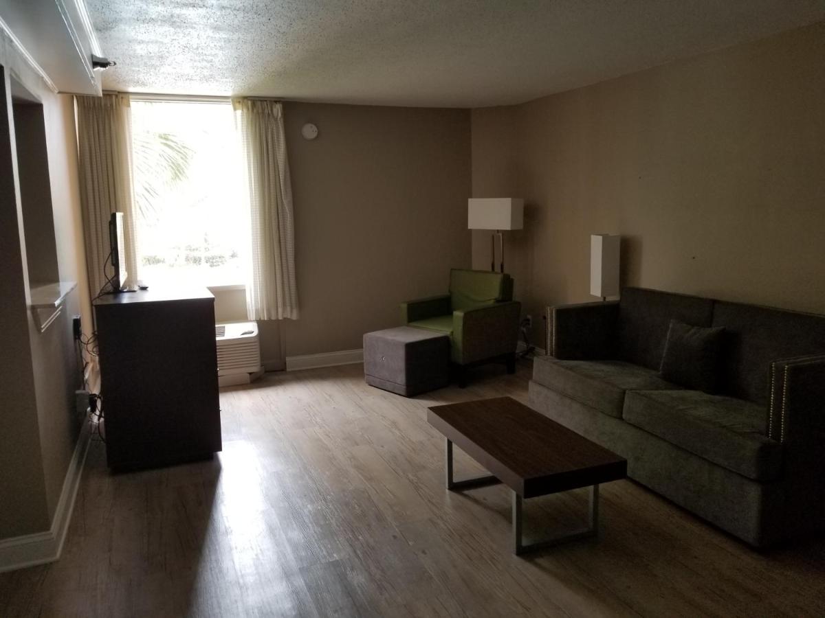 King Suite with Sofa Bed at Stayable Select Gainesville