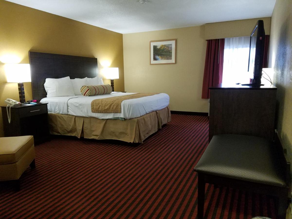 Deluxe King Room - Non-Smoking at Best Western Martinsville Inn