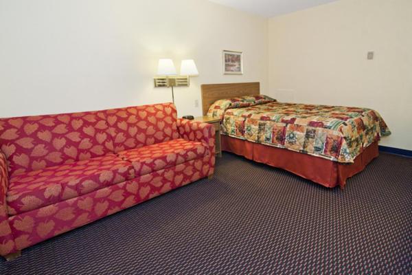 | Burnsville Inn & Suites
