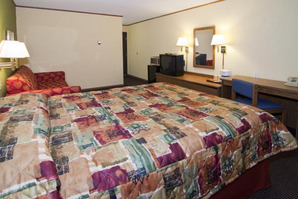 | Burnsville Inn & Suites