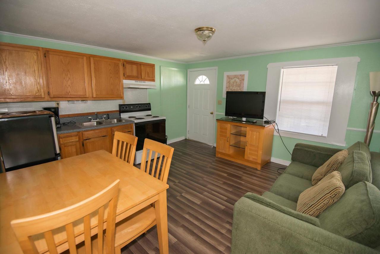 | Avon Cottages