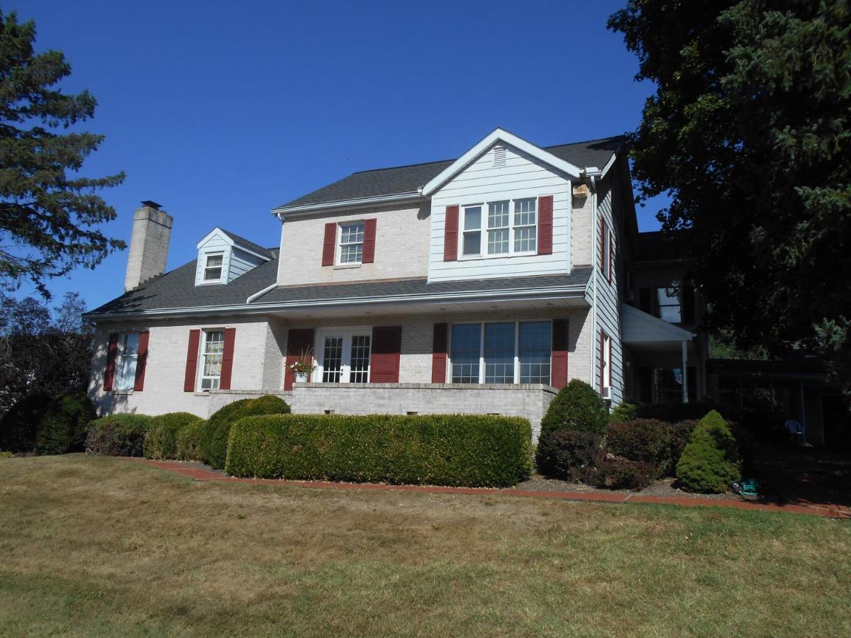  | West Ridge Bed & Breakfast