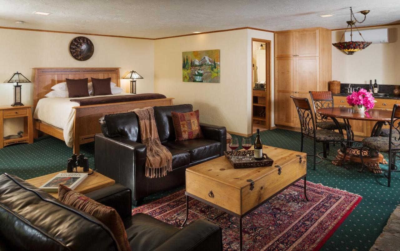 | Eagle Rock Lodge
