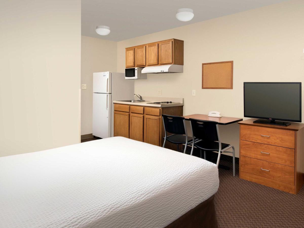 Standard Double Room - Non-Smoking at WoodSpring Suites Kansas City Lenexa