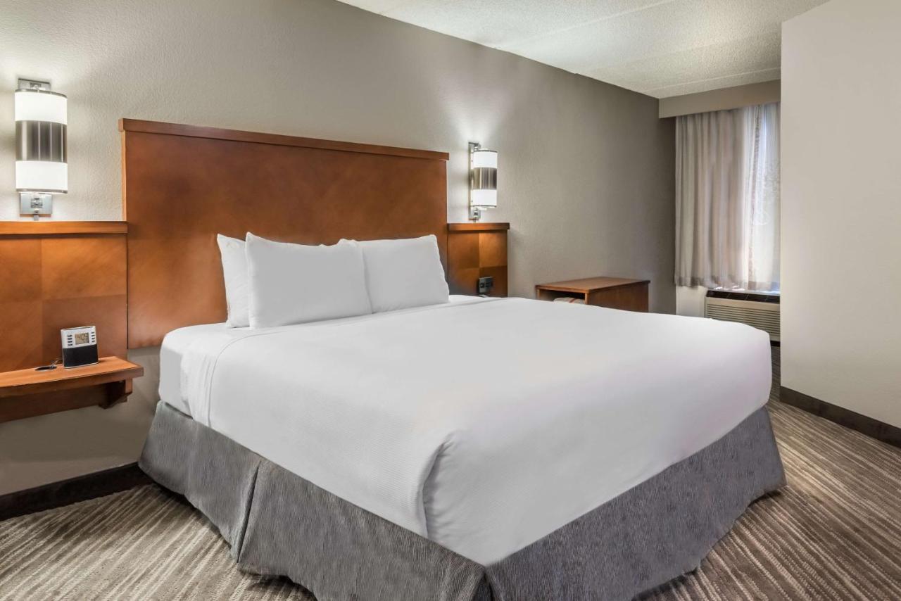King Guestroom with Bathtub - Accesible at Hyatt Place Atlanta/Duluth/Johns Creek