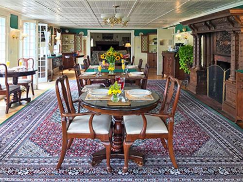 | The INN at Ormsby Hill