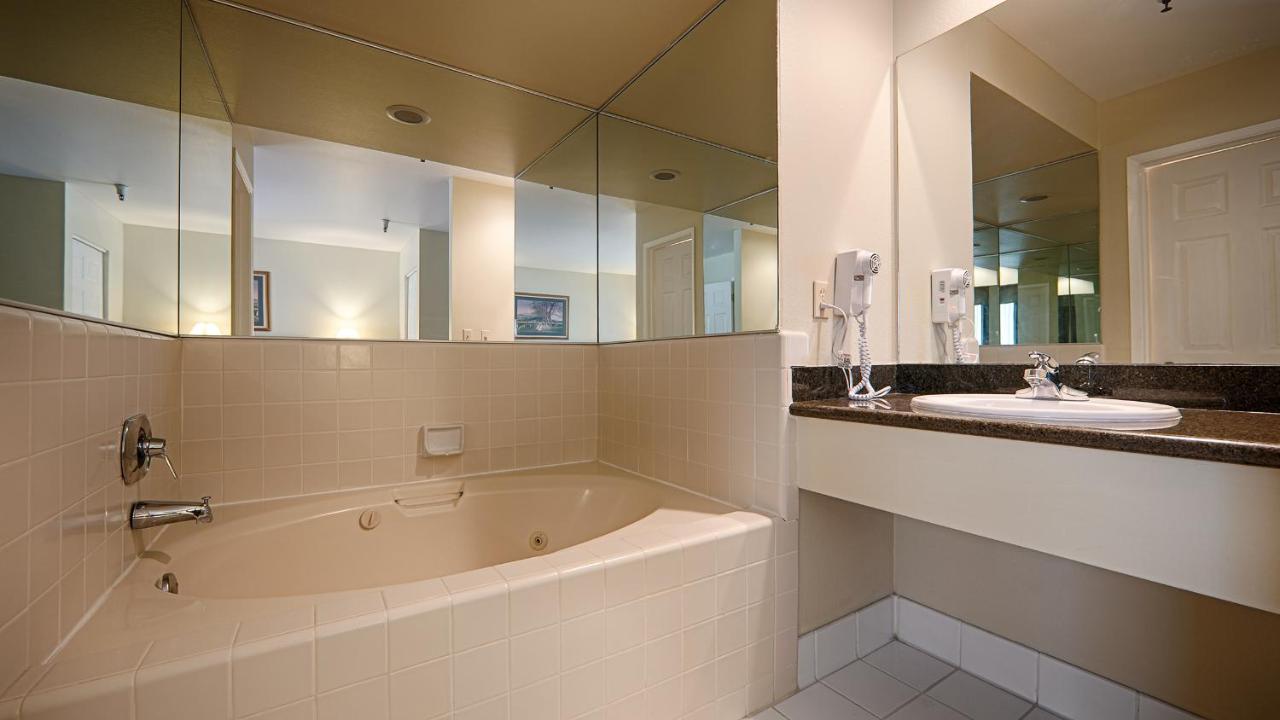 Junior Suite - Non Smoking at Best Western Plus Inn Scotts Valley