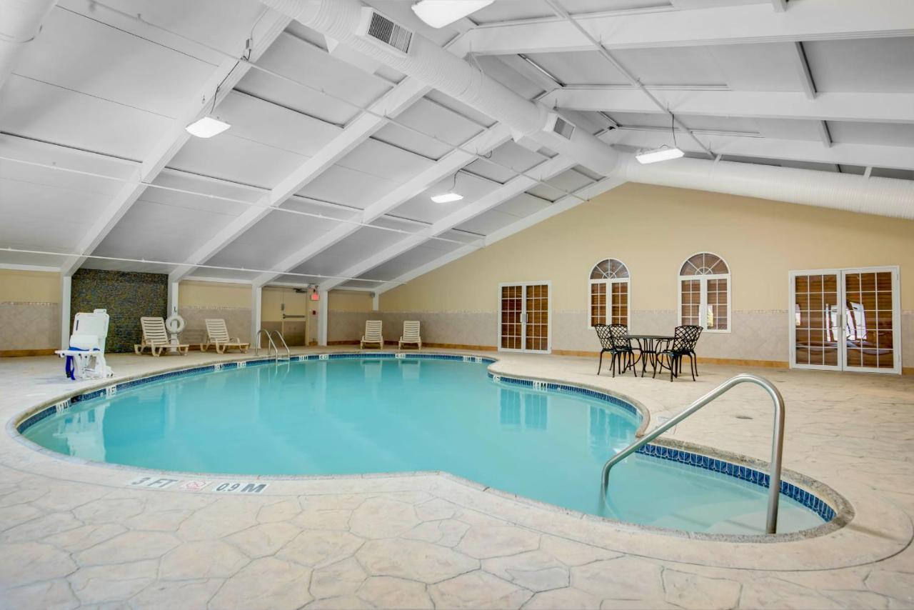  | Days Hotel by Wyndham Toms River Jersey Shore