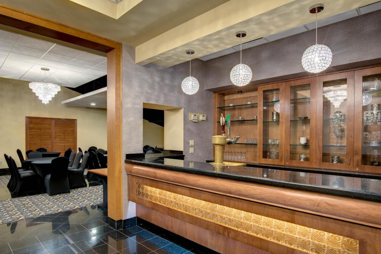 | Days Hotel by Wyndham Toms River Jersey Shore