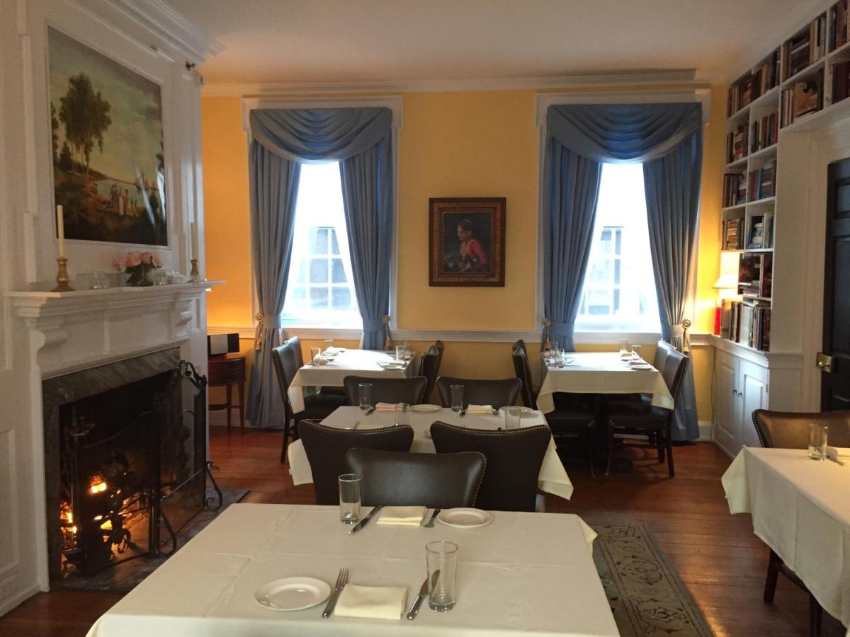 | Morris House Hotel
