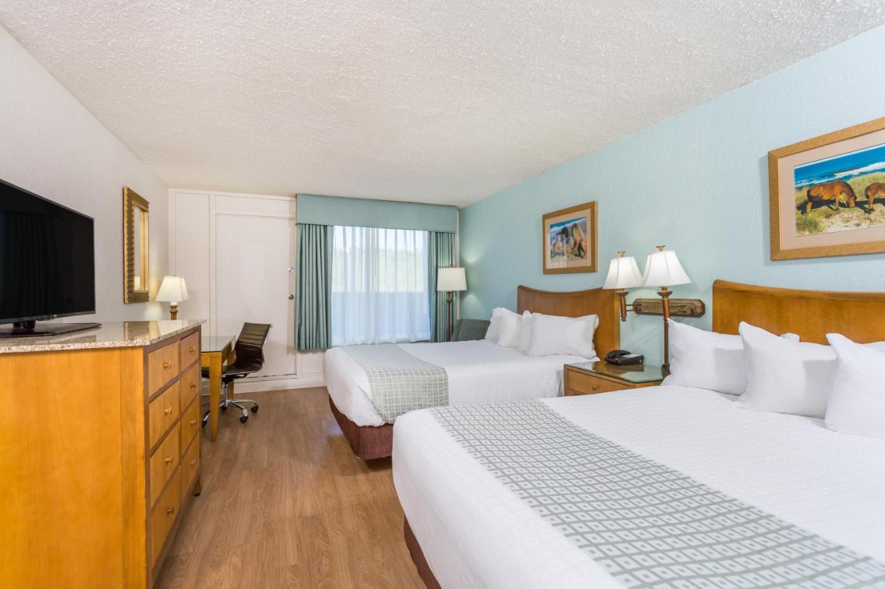 Queen Room with Two Queen Beds and Ocean View - Mobility Access/Non-Smoking at Ramada Plaza by Wyndham Nags Head Oceanfront