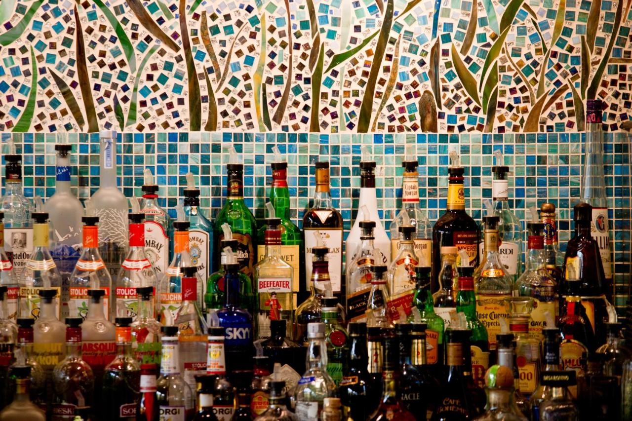  | The Carroll Villa Hotel
