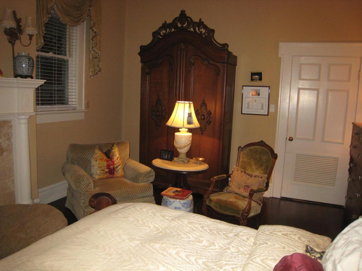  | Belle Oaks Inn