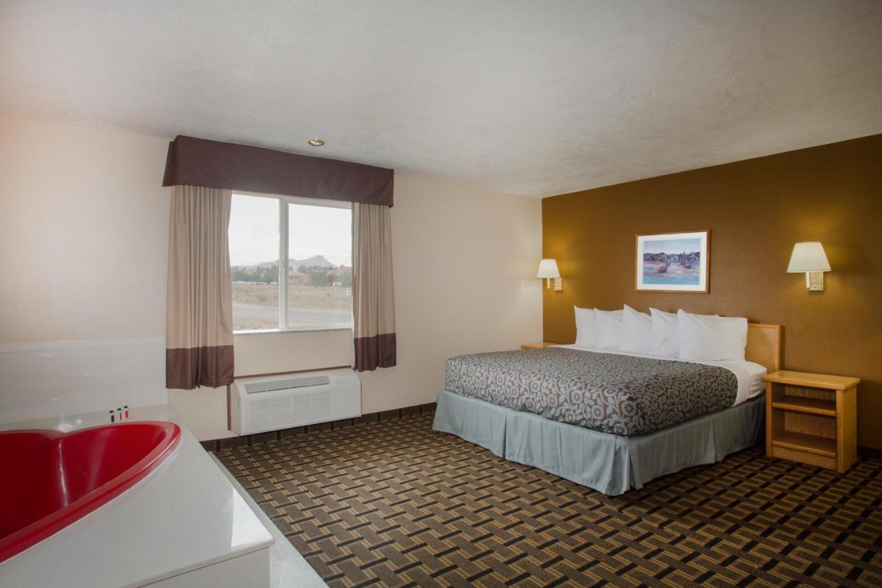 Deluxe King Suite at Days Inn by Wyndham Hurricane/Zion National Park Area