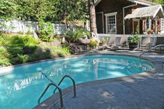 | Narrow Gauge Inn