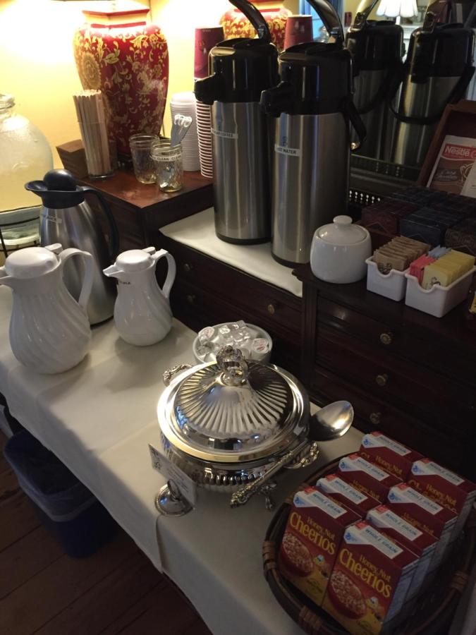 | Morris House Hotel