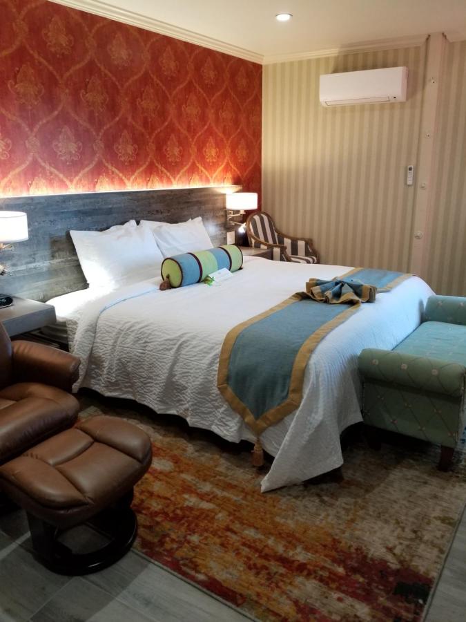 King Suite with Sea View at Sens Hotel & Vanne Bistro Berkeley
