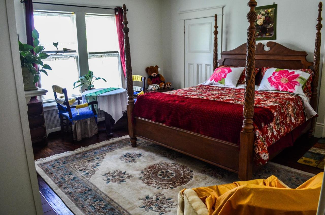 | Greenwood Bed & Breakfast