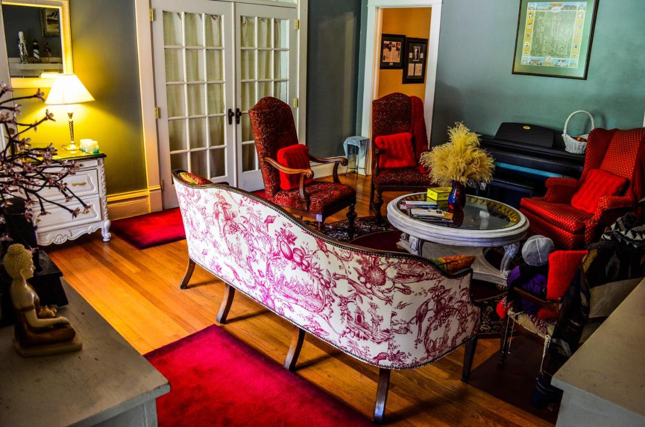 | Greenwood Bed & Breakfast
