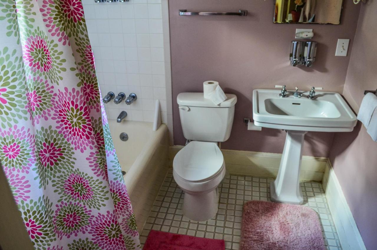 | Greenwood Bed & Breakfast
