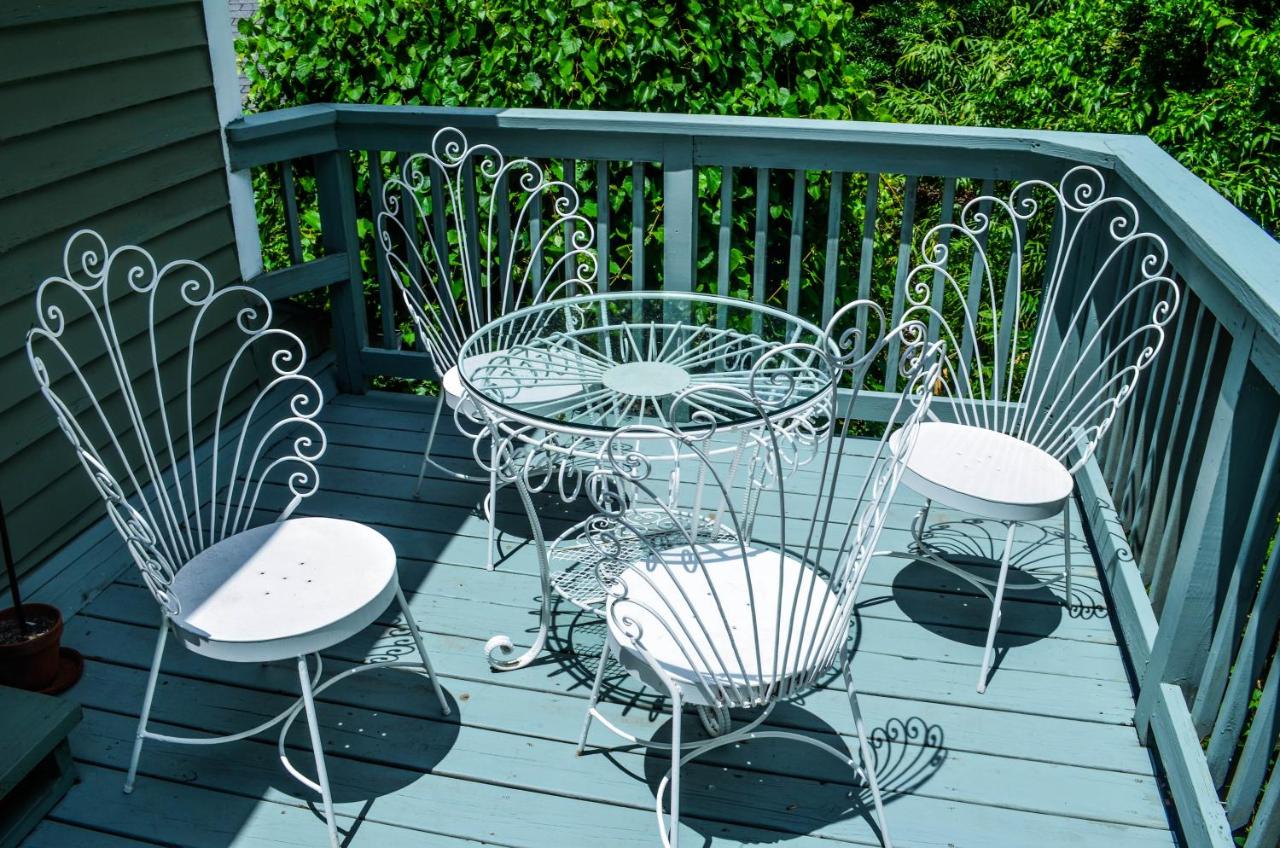 | Greenwood Bed & Breakfast