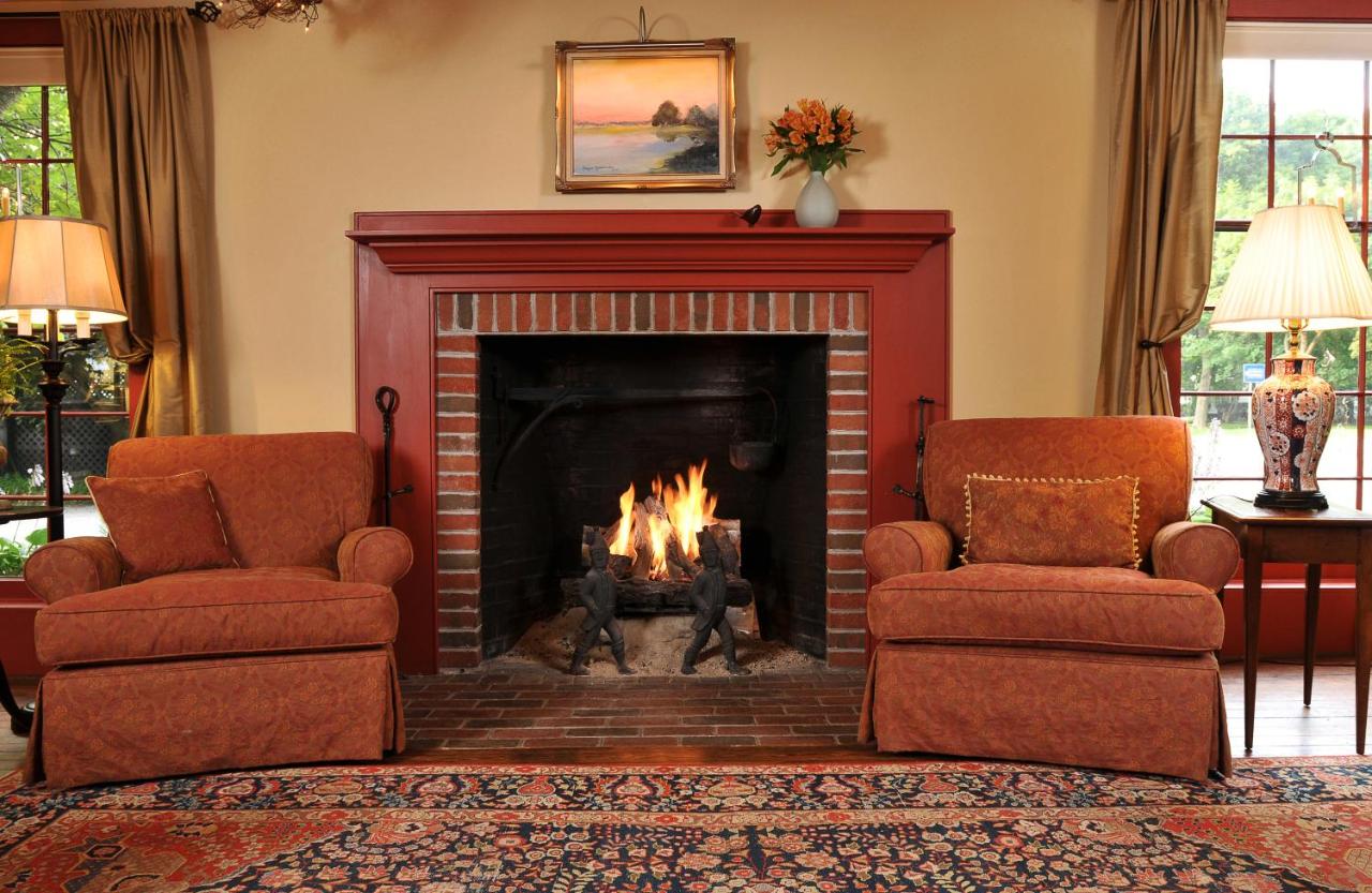 | 1795 Acorn Inn Bed and Breakfast