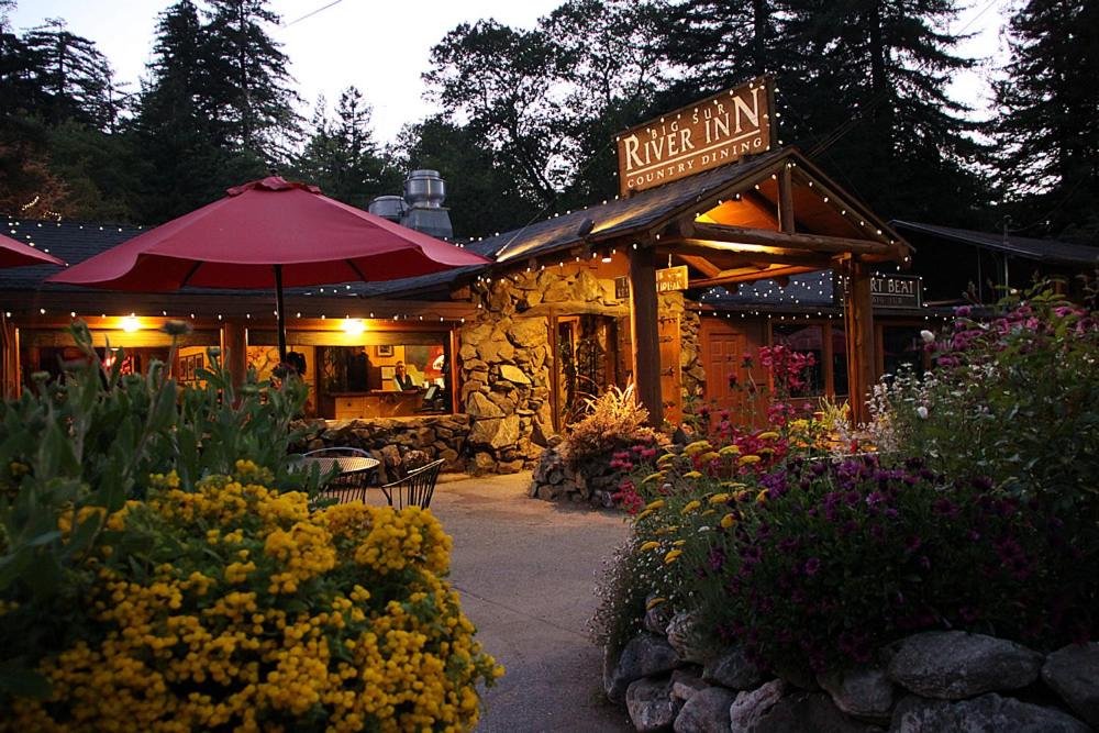 | Big Sur River Inn