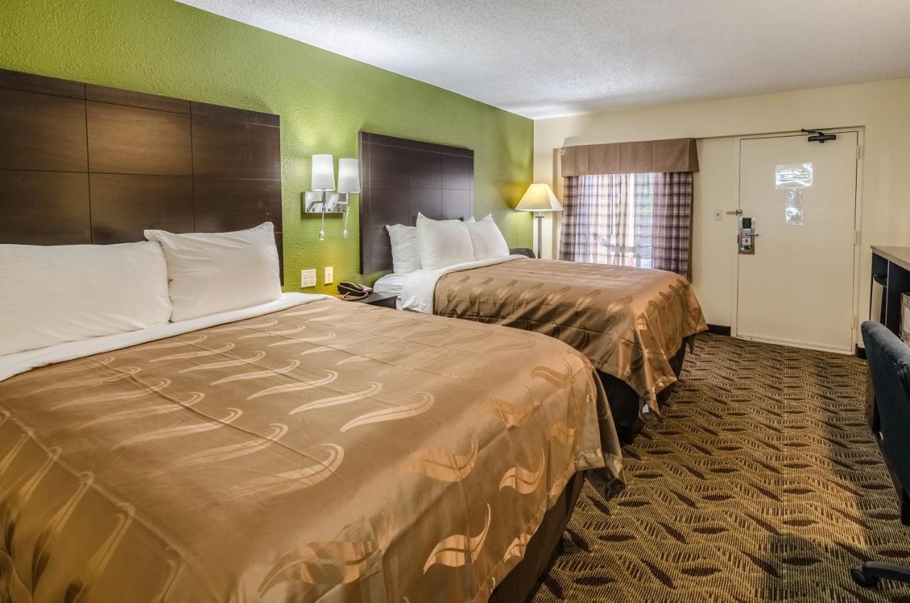 Standard Queen Room with Two Queen Beds - Non-Smoking at Quality Inn Tanglewood