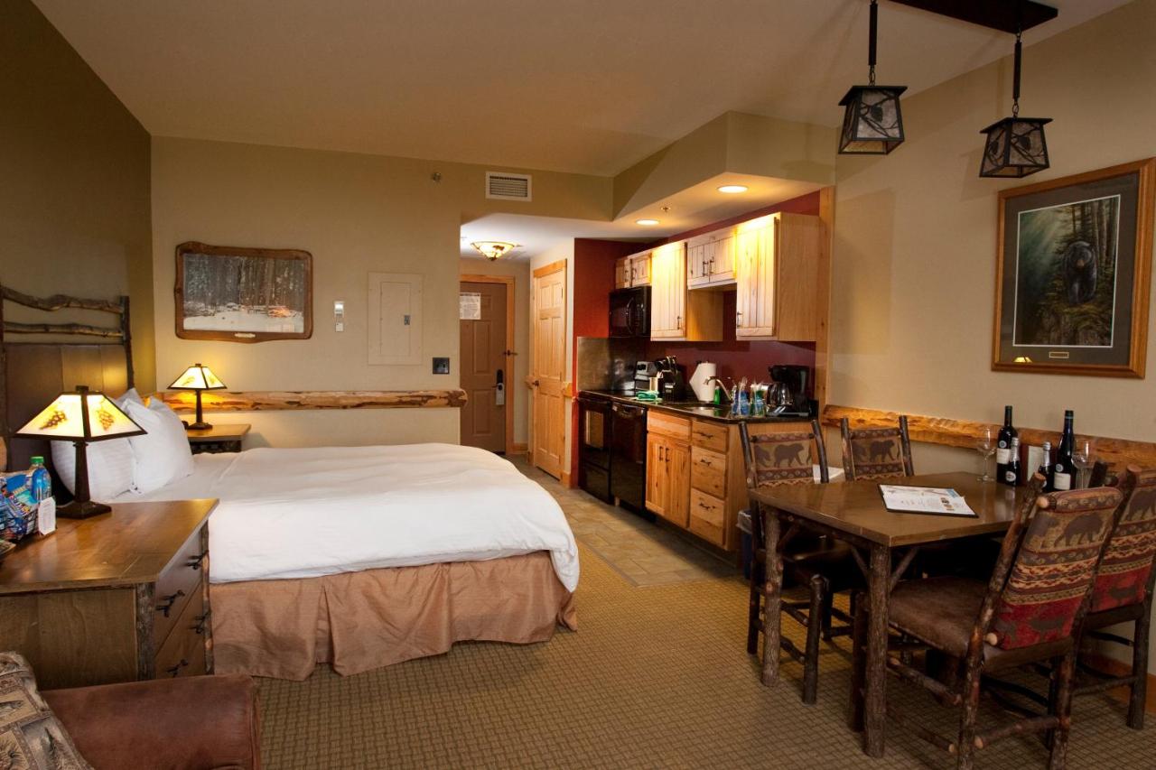 Studio Apartment at Hope Lake Lodge & Indoor Waterpark