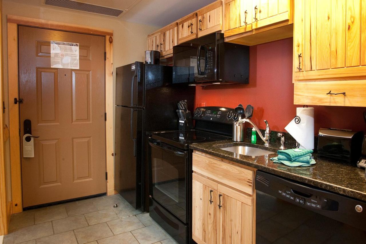 Deluxe Family Suite at Hope Lake Lodge & Indoor Waterpark