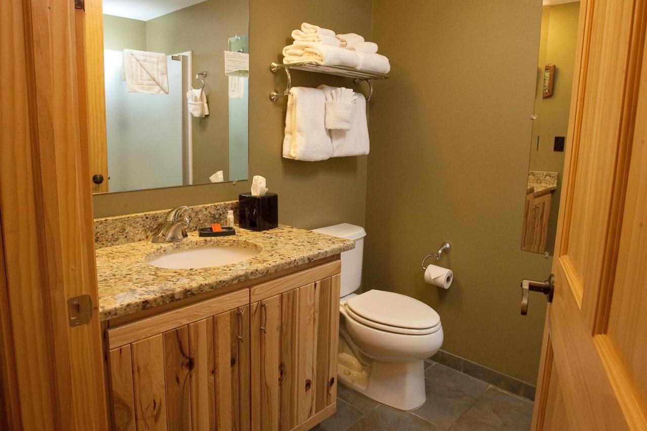 Two-Bedroom Suite at Hope Lake Lodge & Indoor Waterpark