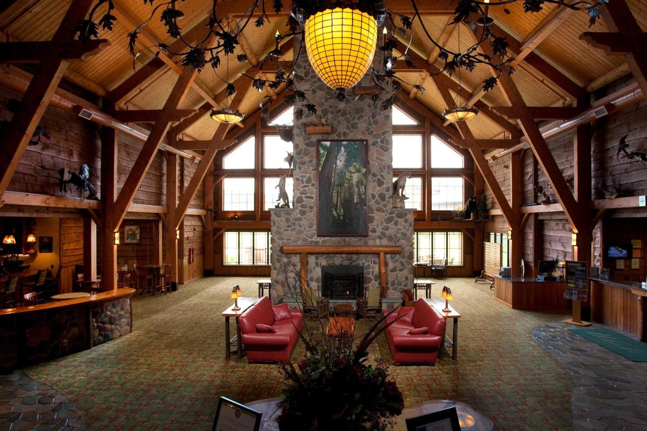 | Hope Lake Lodge & Indoor Waterpark