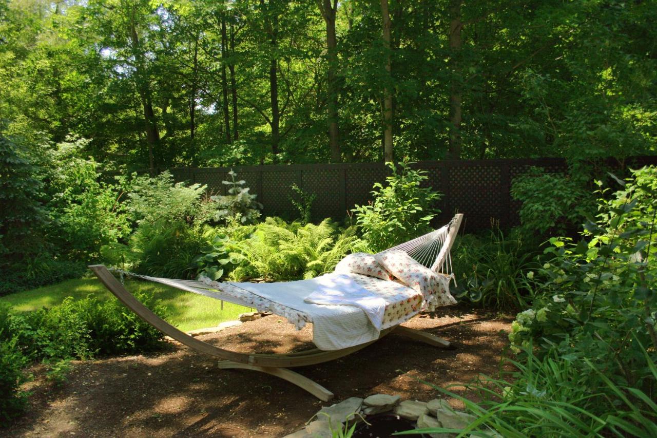| 1795 Acorn Inn Bed and Breakfast