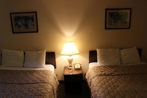 Standard Queen Room at Glacier Hotel