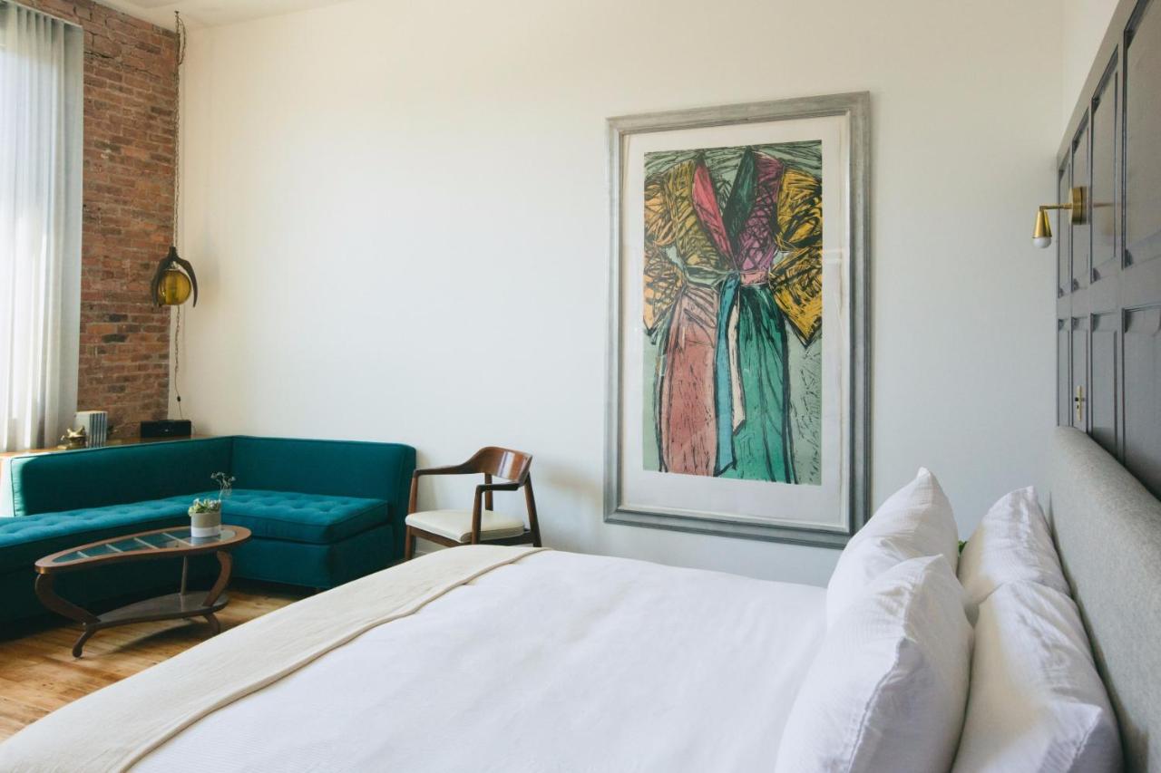 Everleigh Room at The Publishing House Bed and Breakfast
