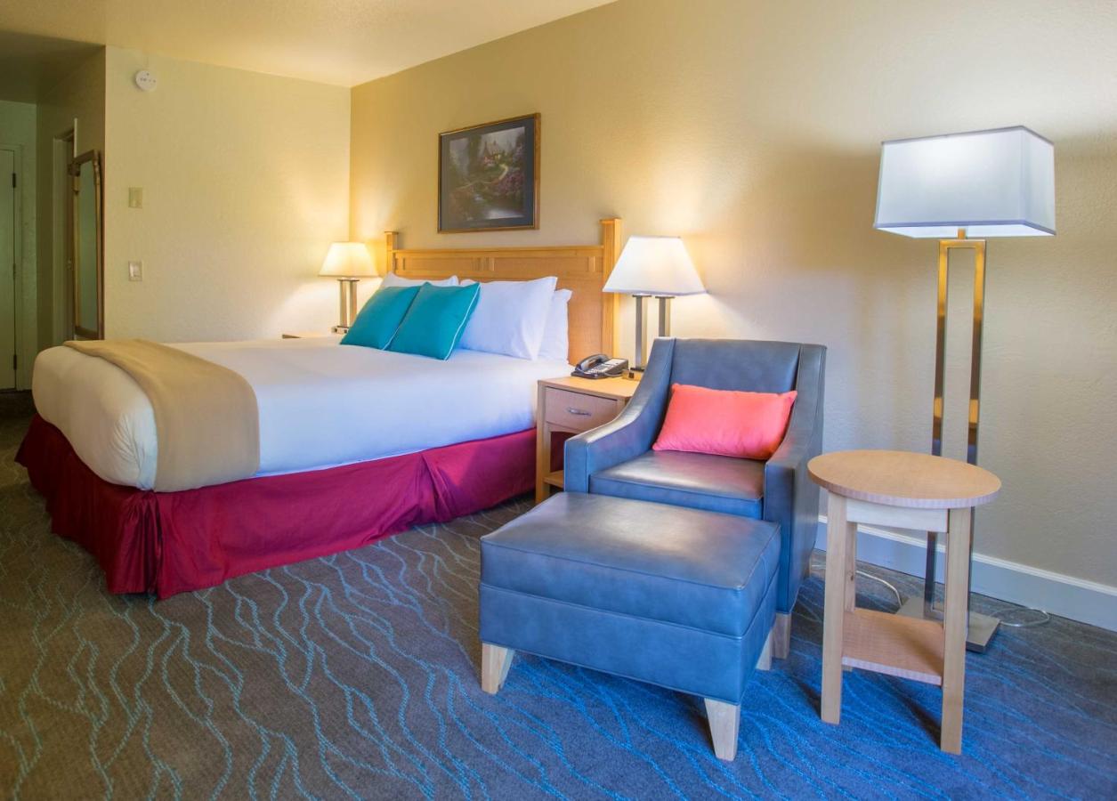 King Room at Colton Inn