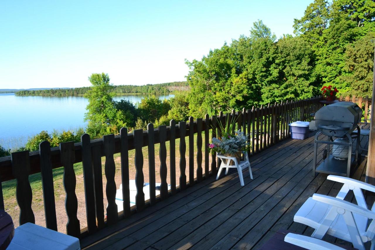| Walleye Lodge
