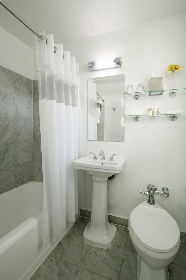  | Essex House Hotel
