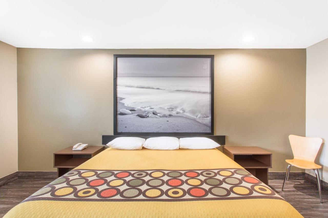 King Room - Mobility Access/Non-Smoking at Super 8 by Wyndham National City Chula Vista