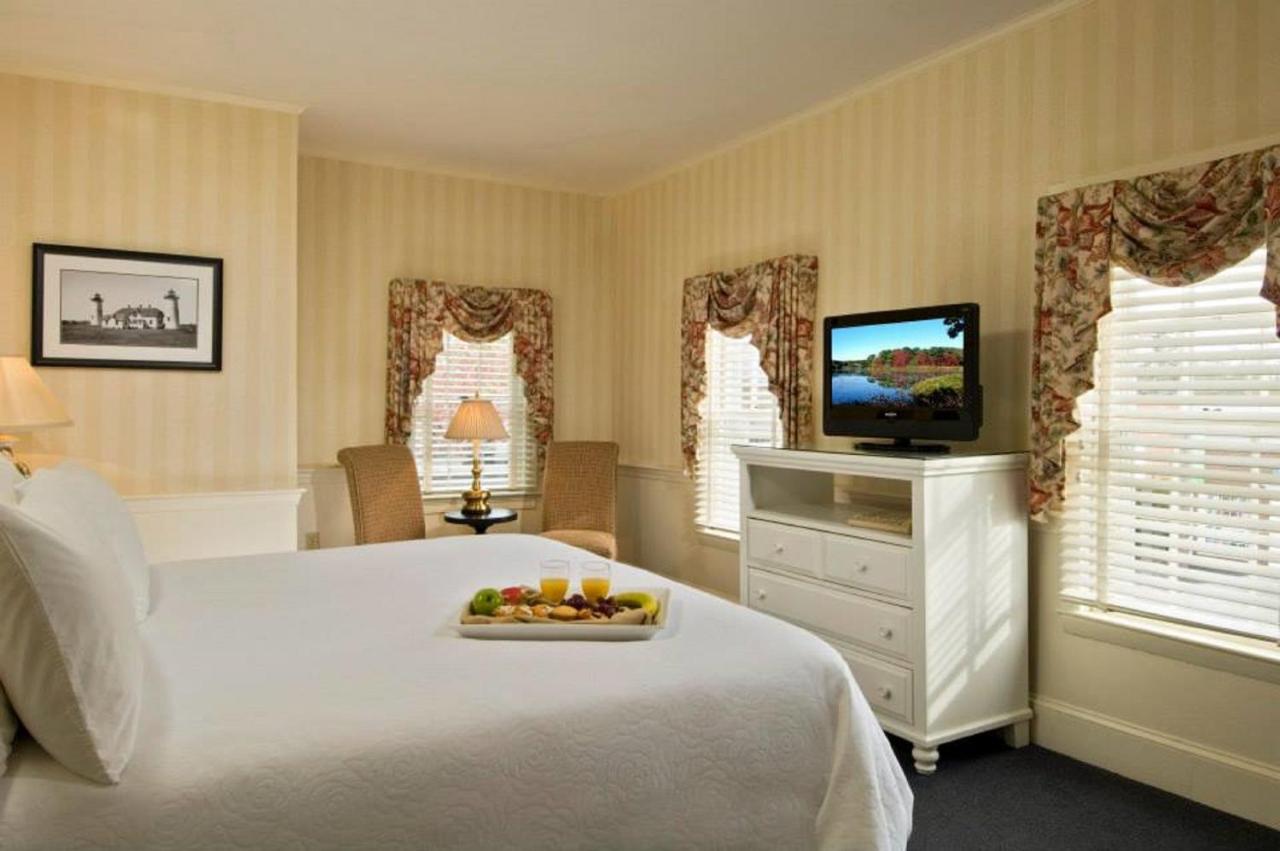 | Chatham Wayside Inn