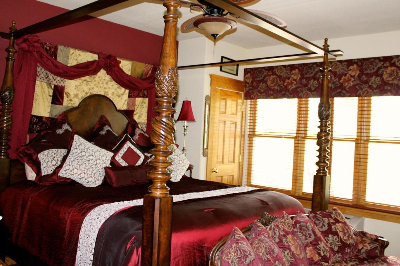 Valentine Suite at All Seasons Inn at All Seasons Inn