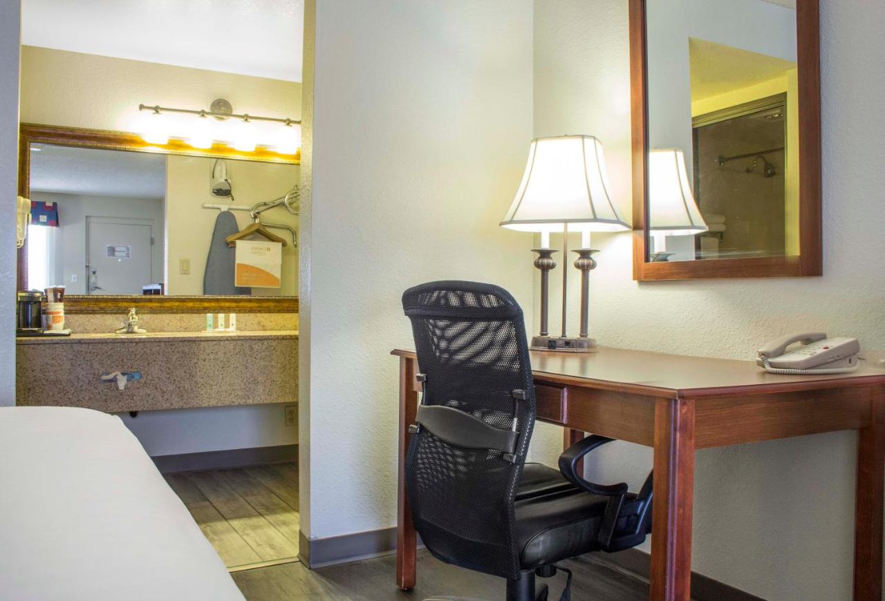 King Room - Non-Smoking at Quality Inn Benson I-10 Exit 304