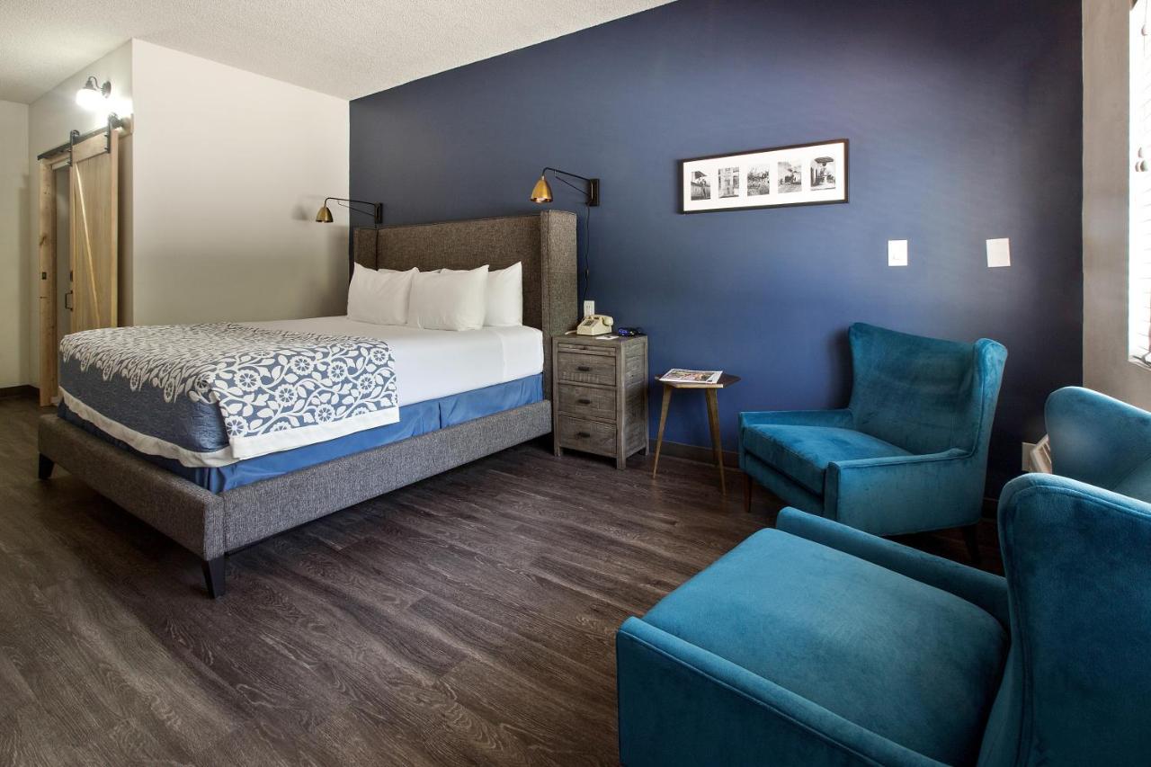 Deluxe King Suite at Sideways Inn